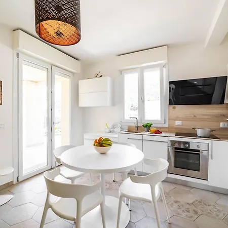 Апартаменты Serenity With Swimming Pool And Parking In Алассио