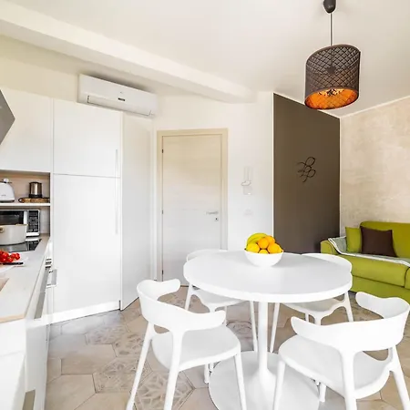 Serenity With Swimming Pool And Parking In * Алассио