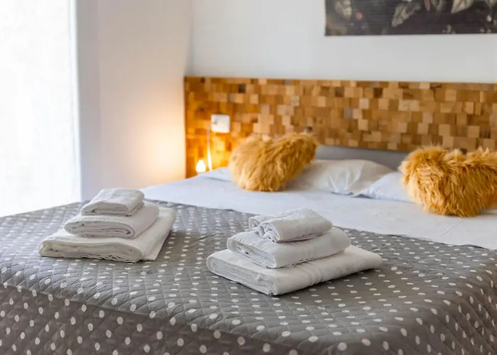 Serenity With Swimming Pool And Parking In *